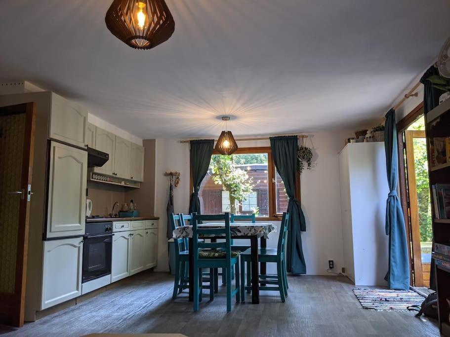 Sfeervol Chaletje In Een Rustige Bosrijke Omgeving Diessen Exterior foto